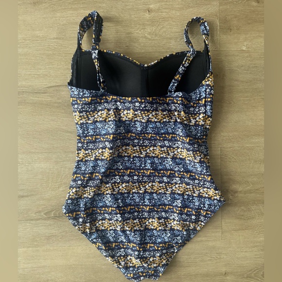 New Niptuck Joanne One Piece Floral Cherry Print Navy Blue SZ 8 - Picture 8 of 10